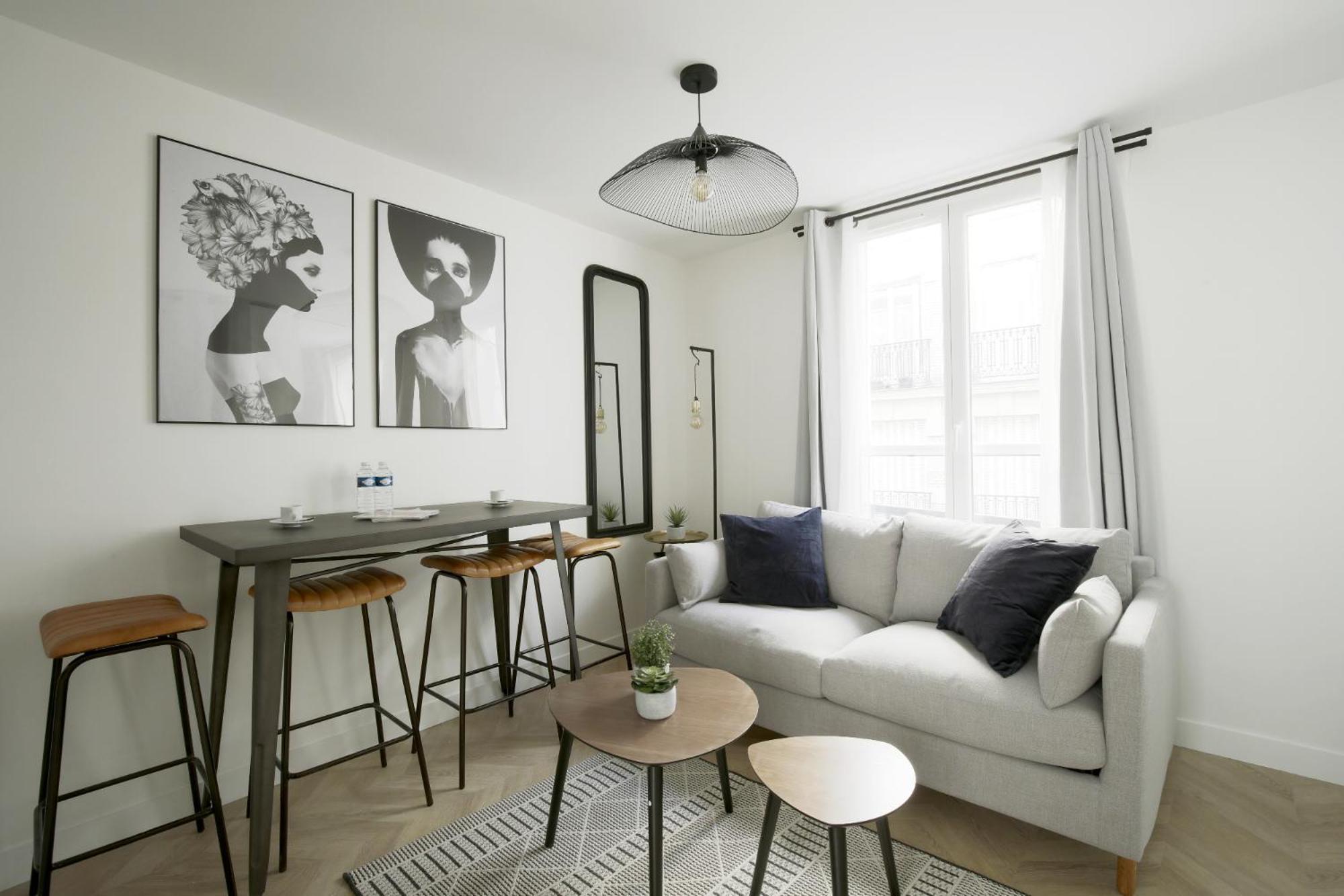 Apartment Chill-out On Private Patio In Vintage Masterpiece